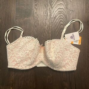 NWT b.tempt’d Lace Bra White/Cream 34DD